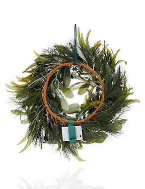 Luxury Pre-Lit Green Foliage Christmas Wreath Image 2 of 3