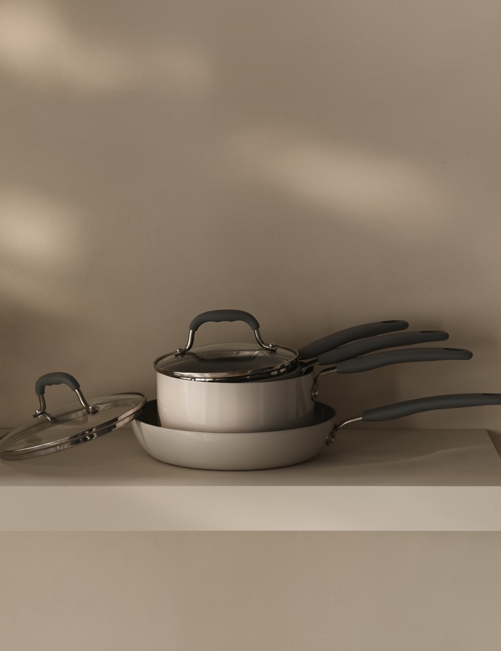 4 Piece Ceramic Coated Aluminium Pan Set image 2