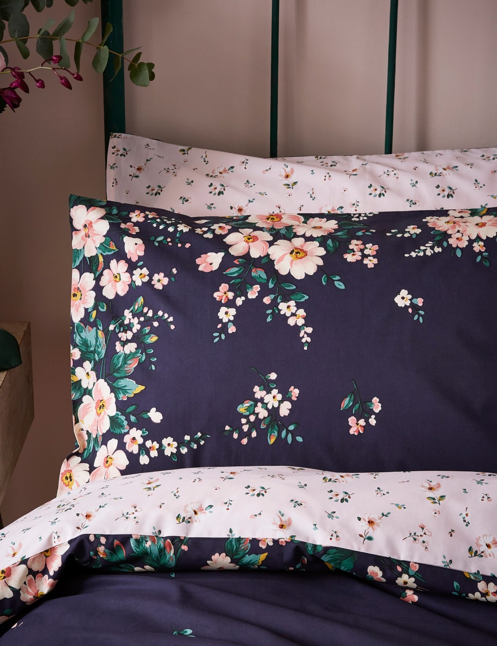 Pure Cotton Spitalfields Bedding Set image 2