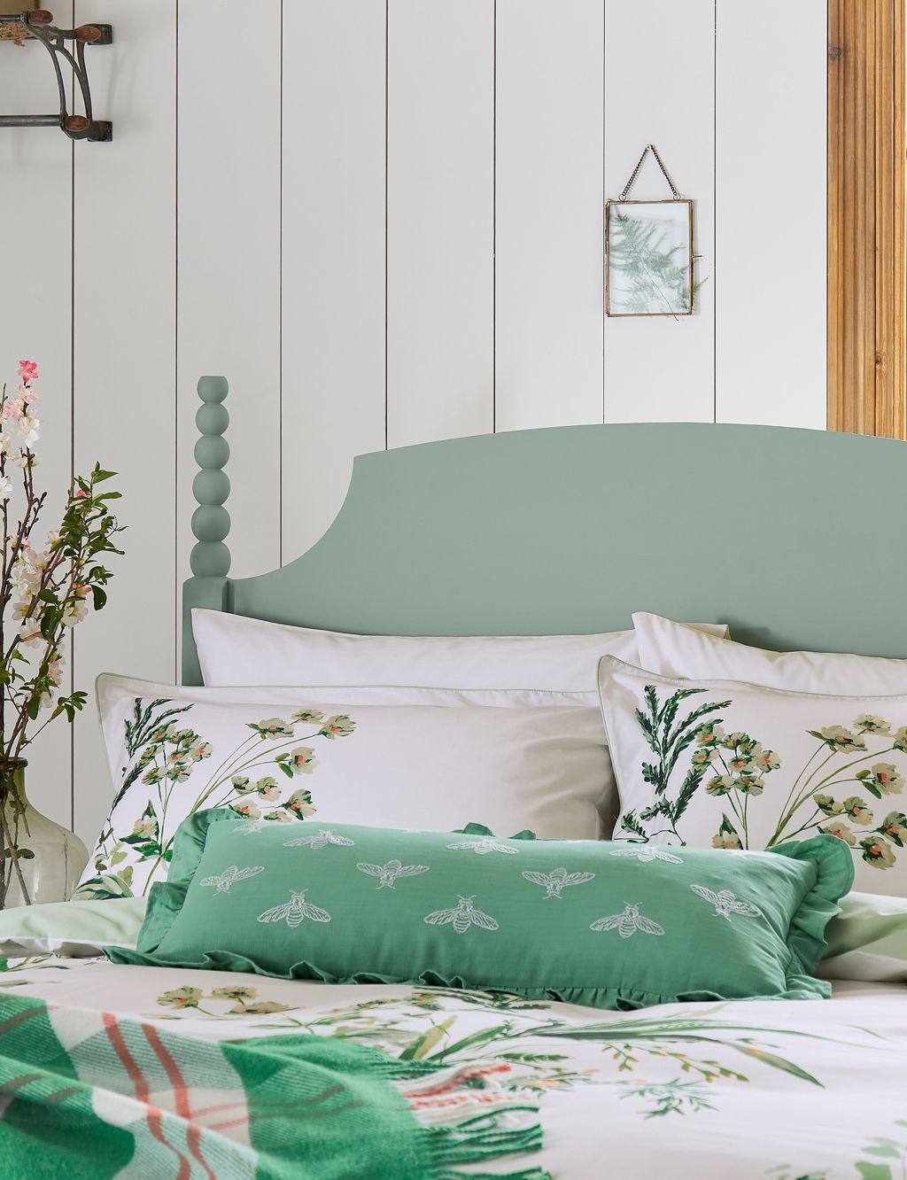 Pure Cotton Lakeside Floral Bedding Set image 3