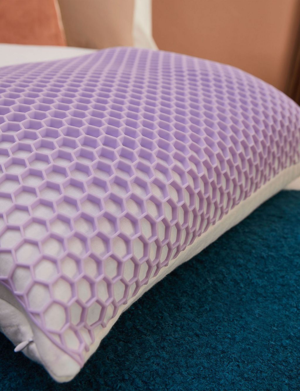 Honeycomb Super Cool Medium Pillow image 1