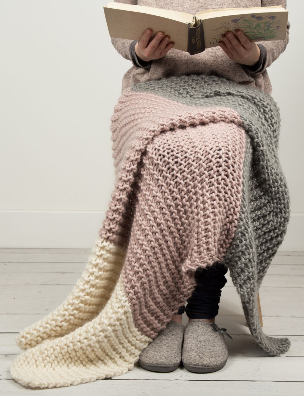 Hannah's Blanket Knitting Kit image 1