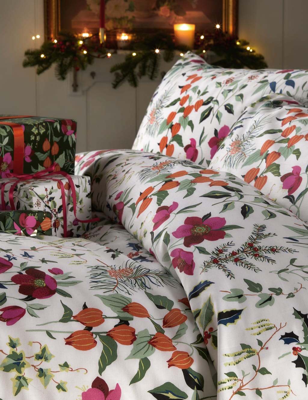 Pure Cotton Sateen Christmas Floral Bedding Set image 2