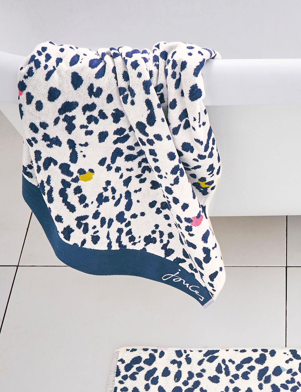 Pure Cotton Lynx Leopard Towel image 3