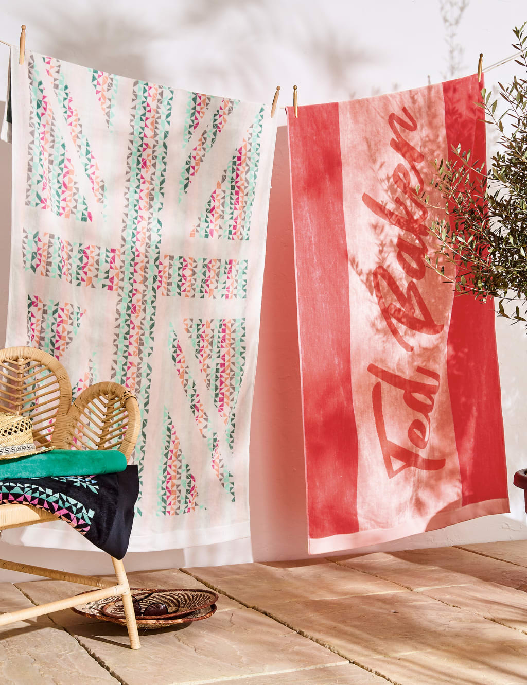 Pure Cotton Union Jack Beach Towel image 2