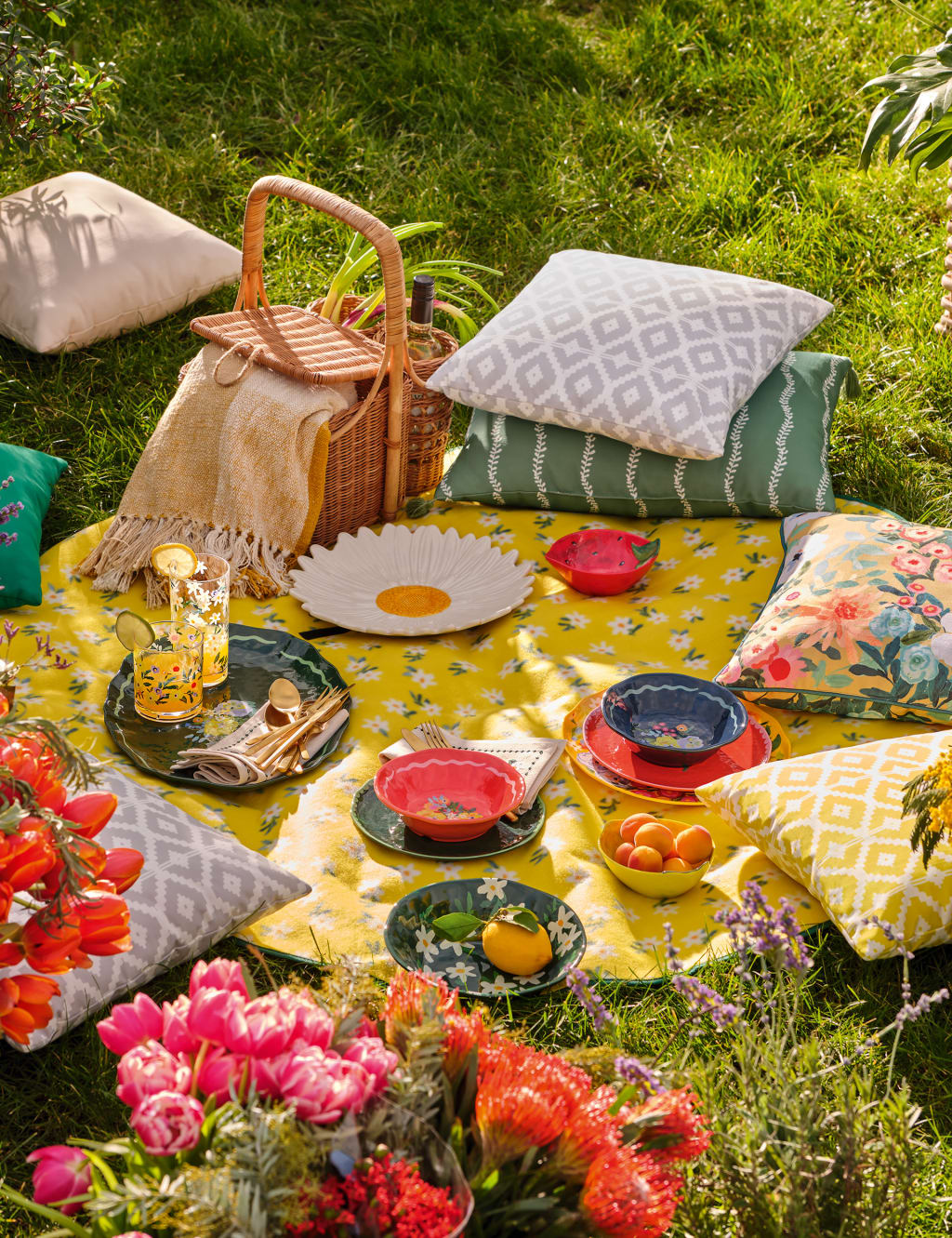Set of 2 Geometric Outdoor Cushions image 2