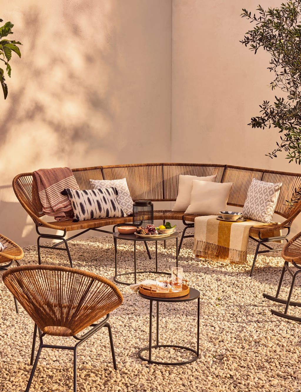Set of 2 Geometric Outdoor Cushions image 3