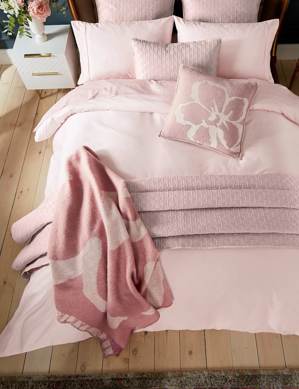 Pure Wool Magnolia Jacquard Throw image 2