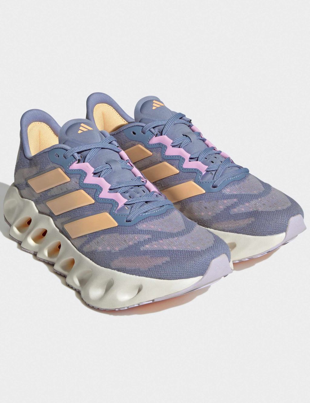 Switch Fwd Running Trainers image 3