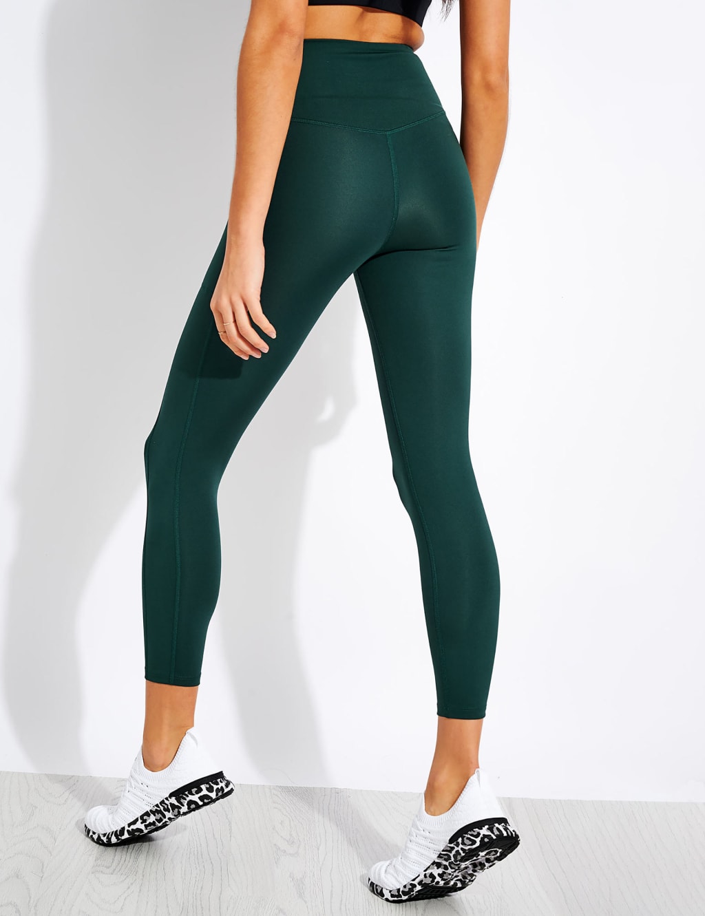 Pocket High Waisted 7/8 Leggings image 3