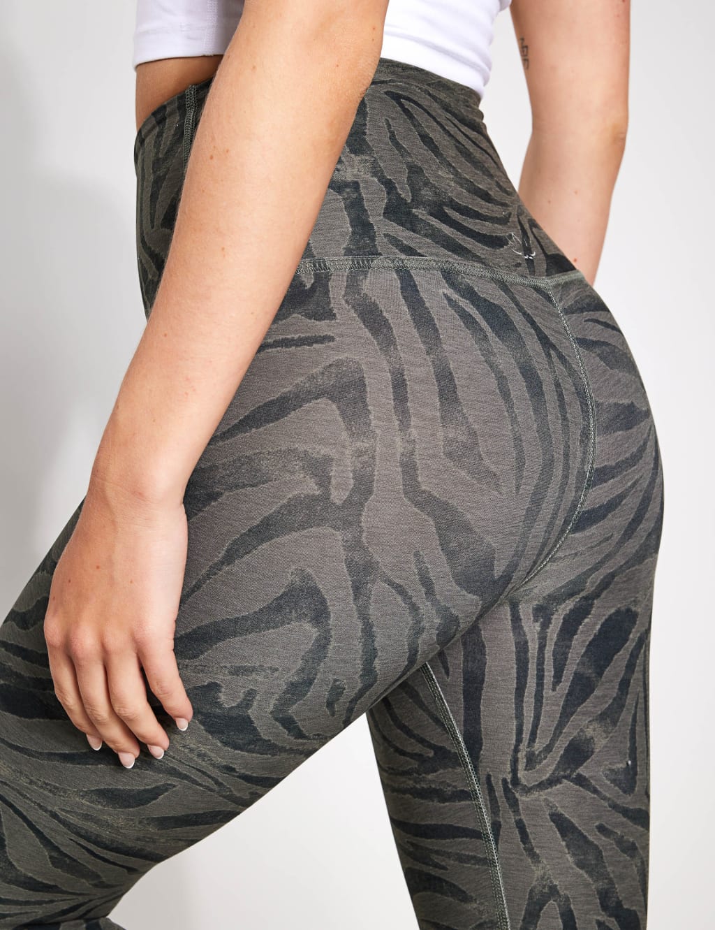 Softmark High Waisted 7/8 Leggings image 5