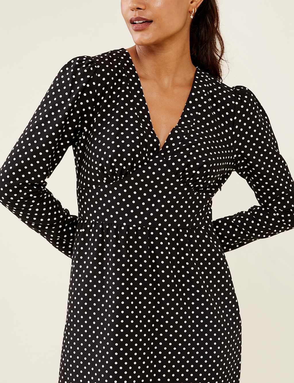 Polka Dot V-Neck Knee Length Tea Dress image 4