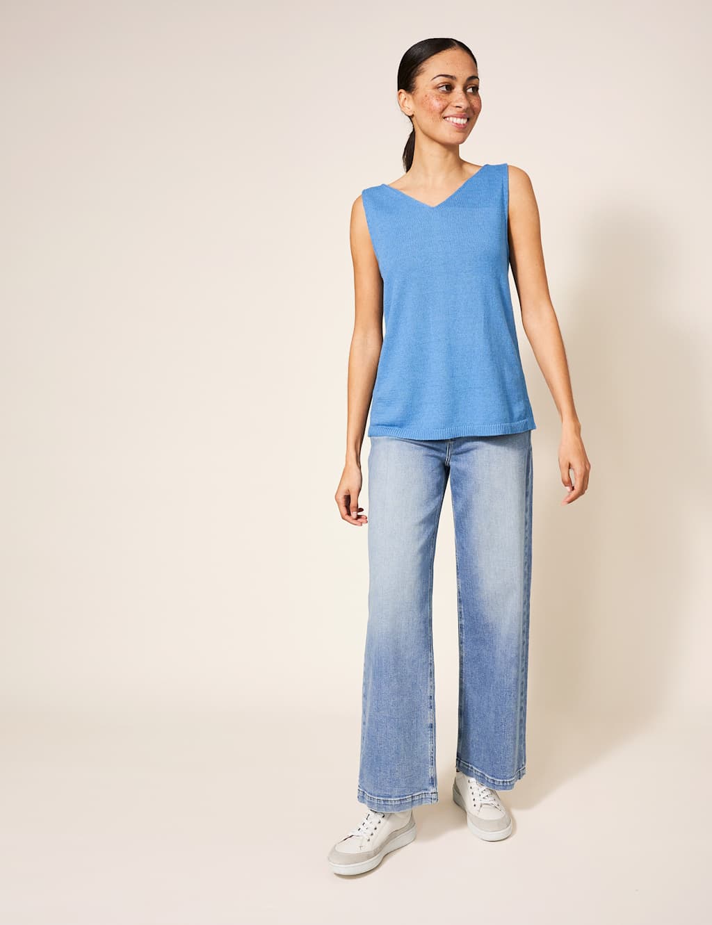 Linen Blend V-Neck Knitted Vest image 4