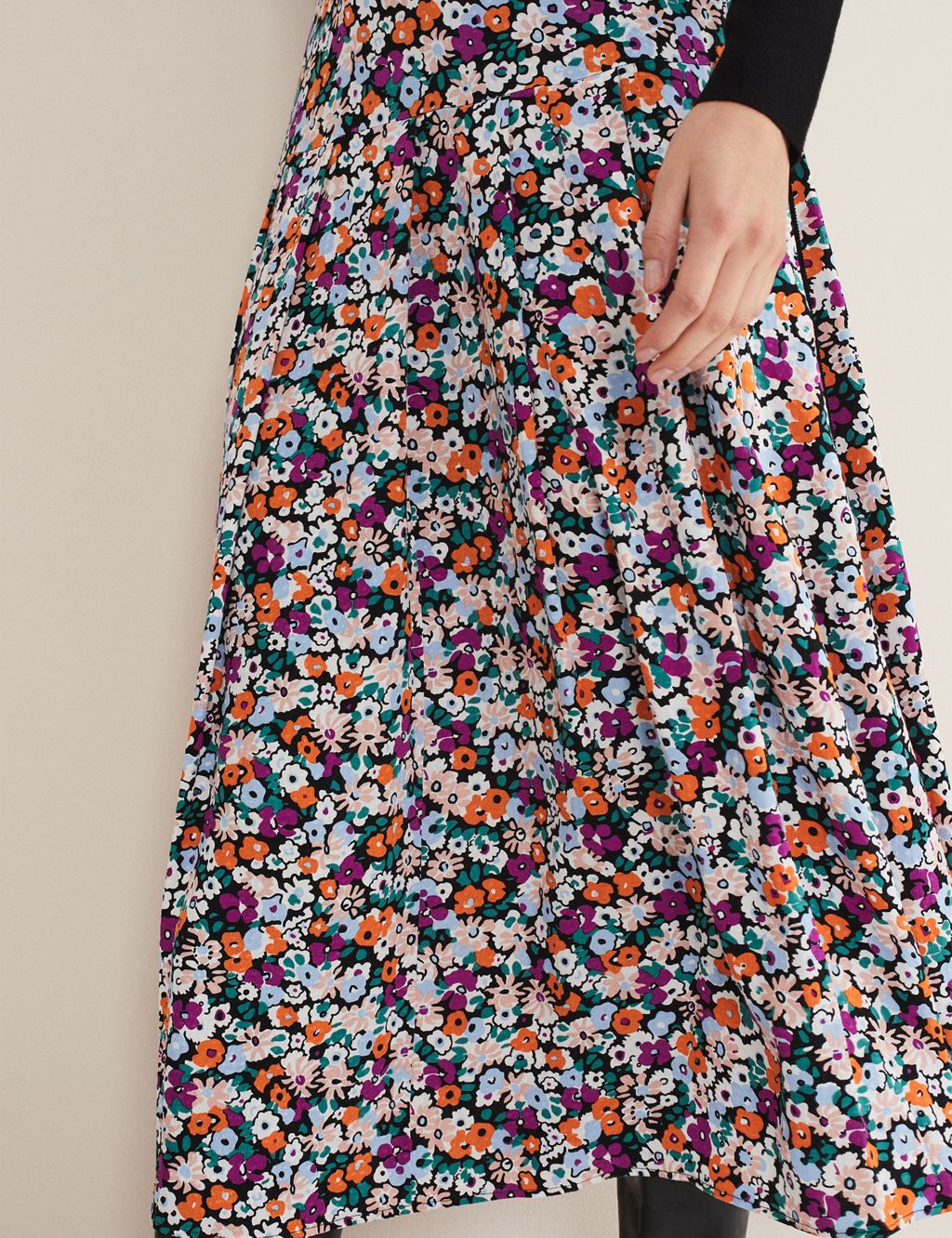 Floral Pleated Midi Skirt image 4
