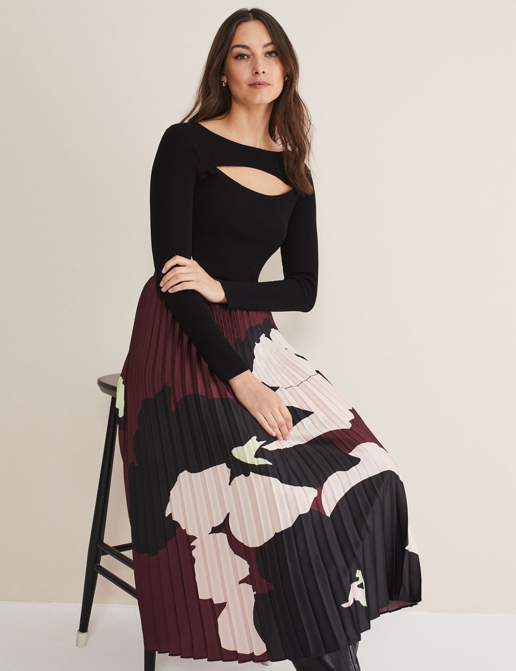 Satin Floral Pleated Midi Skirt image 5