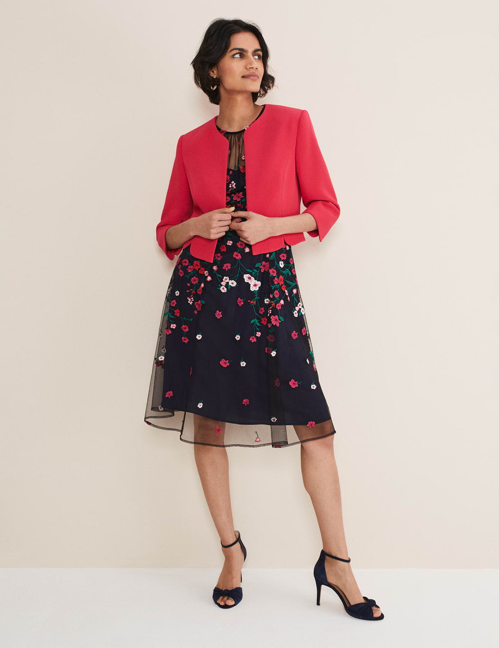 Textured Collarless Short Jacket image 4