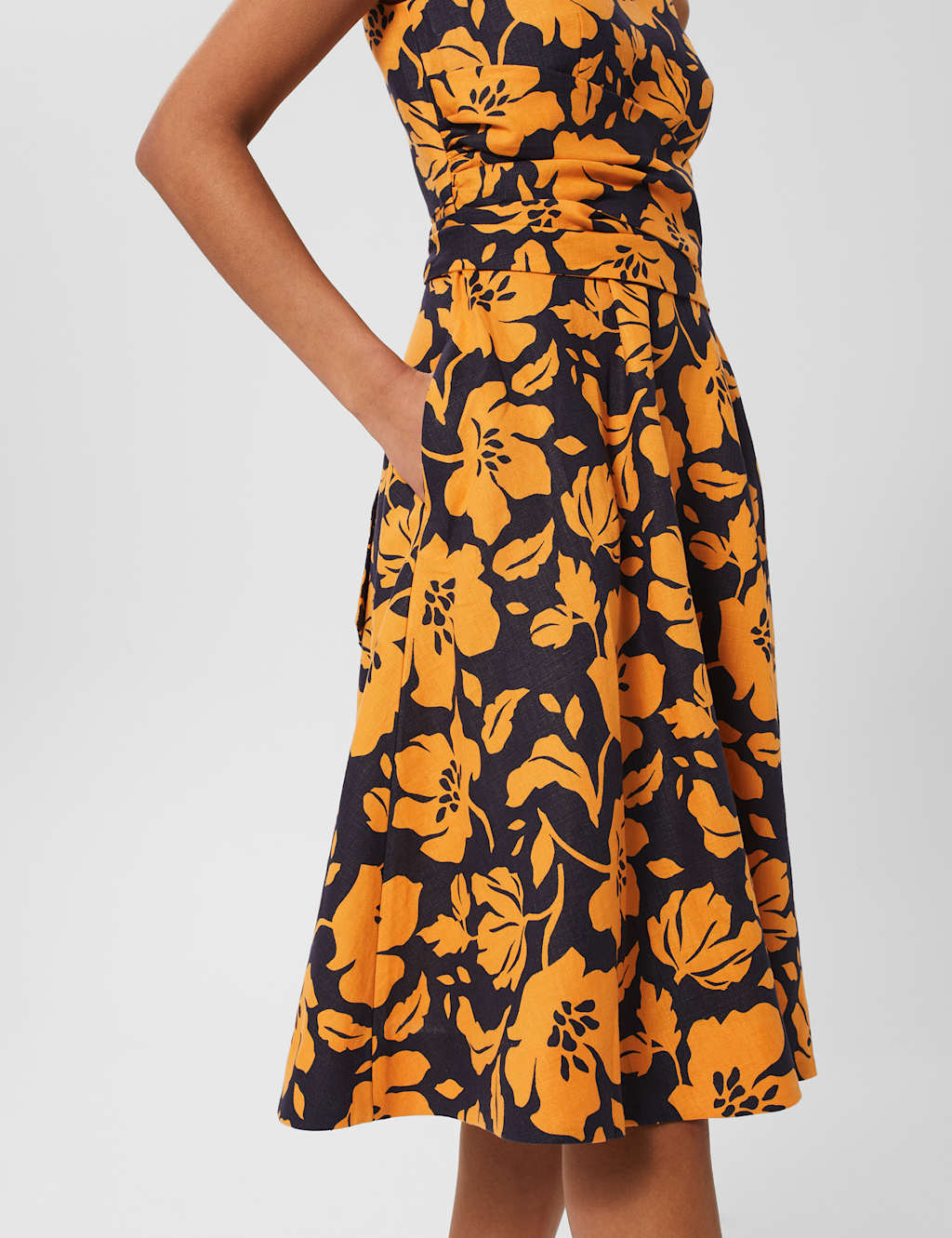 Floral Tie Waist Knee Length Waisted Dress image 3