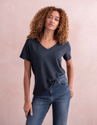 Celtic & Co. Womens Linen Blend V-Neck T-Shirt - 8 - Navy, Navy,Pink