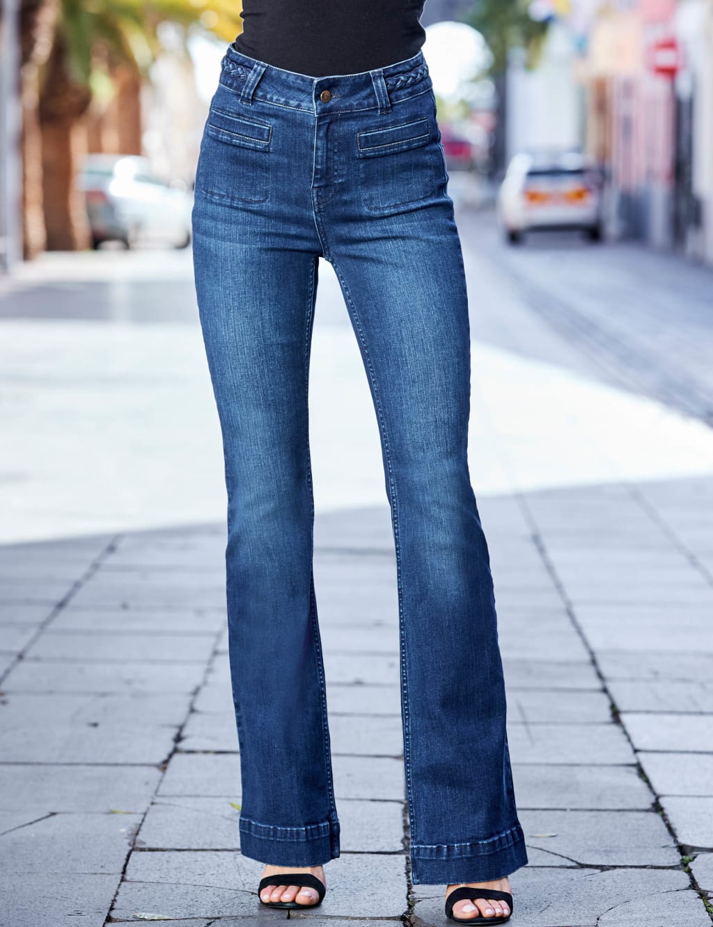Short bell bottom jeans hotsell