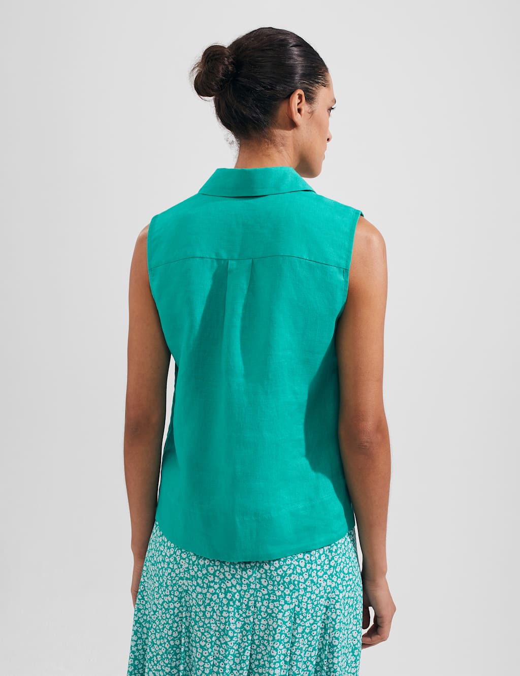 Pure Linen Collared Sleeveless Shirt image 2