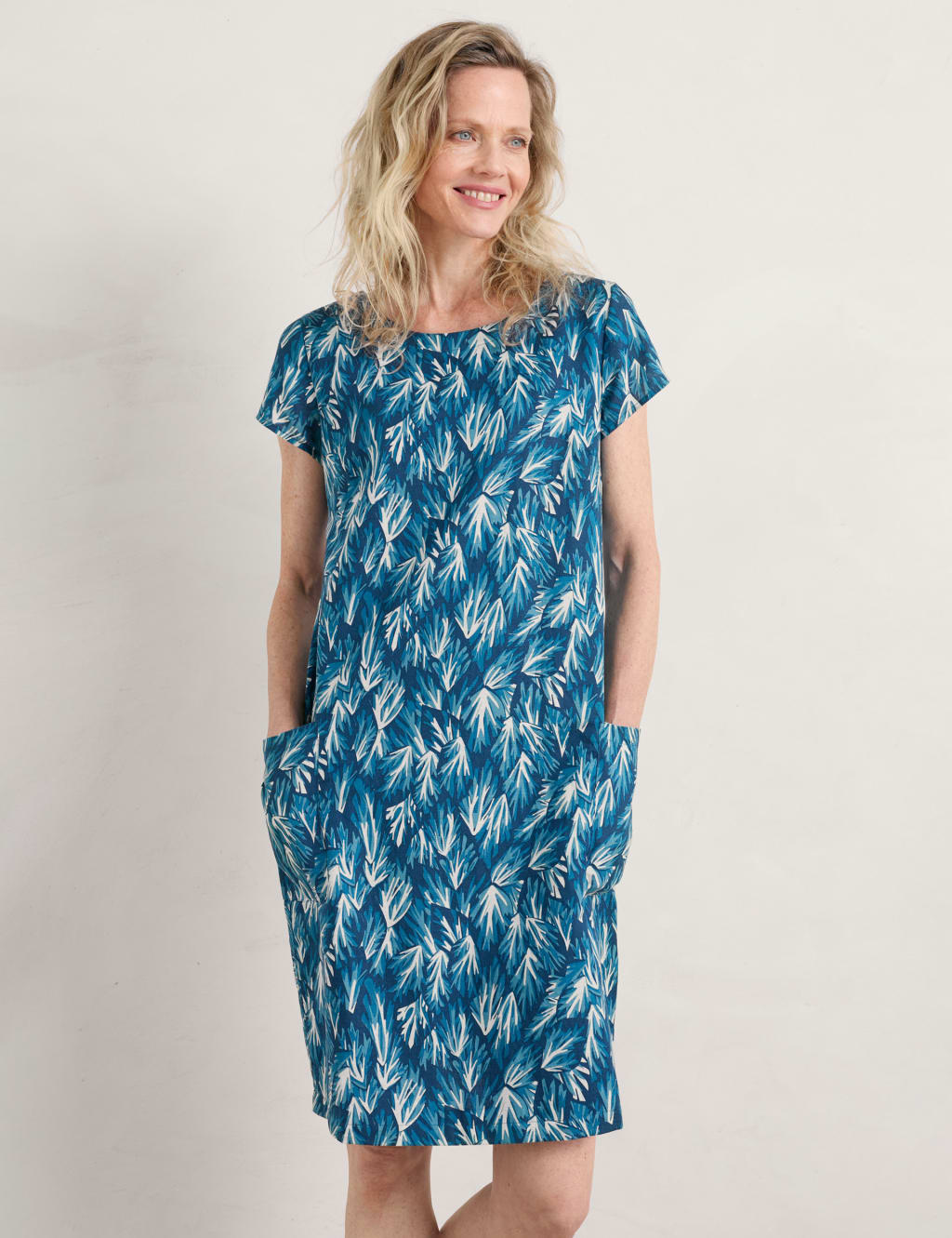 Linen Rich Printed Knee Length Shift Dress image 2