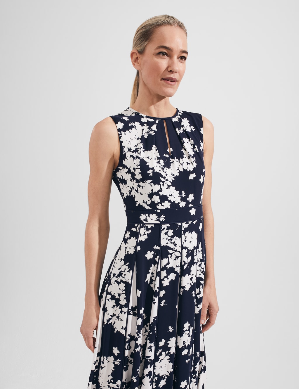 Floral Keyhole Pleated Midi Waisted Dress image 2