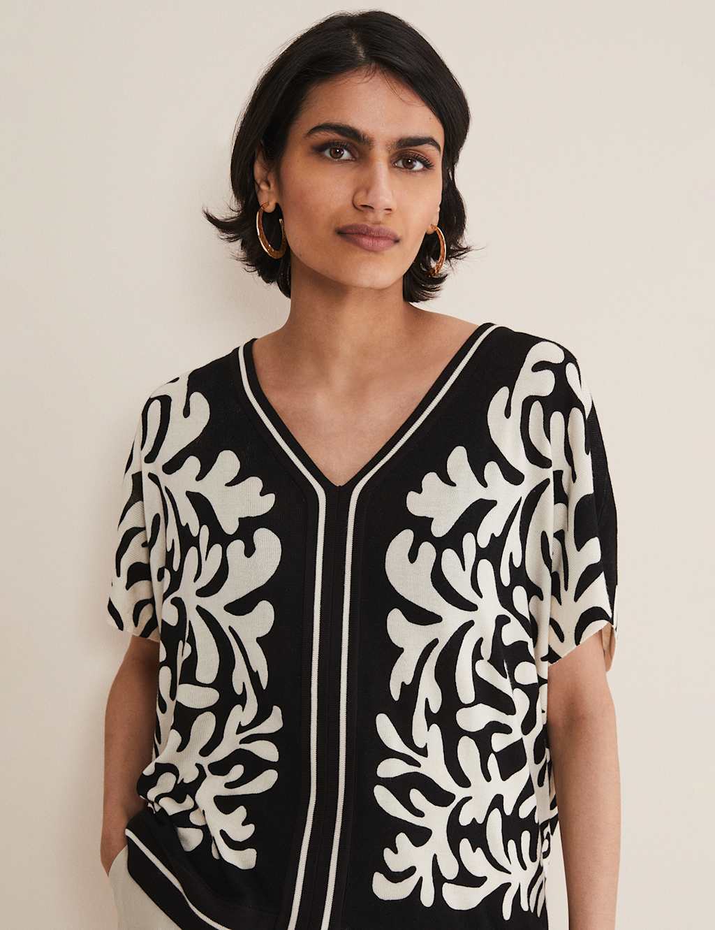Printed V-Neck Top image 5