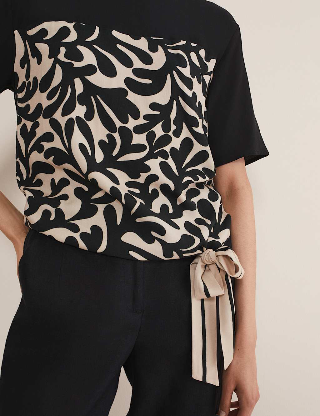 Printed Knotted Top image 3