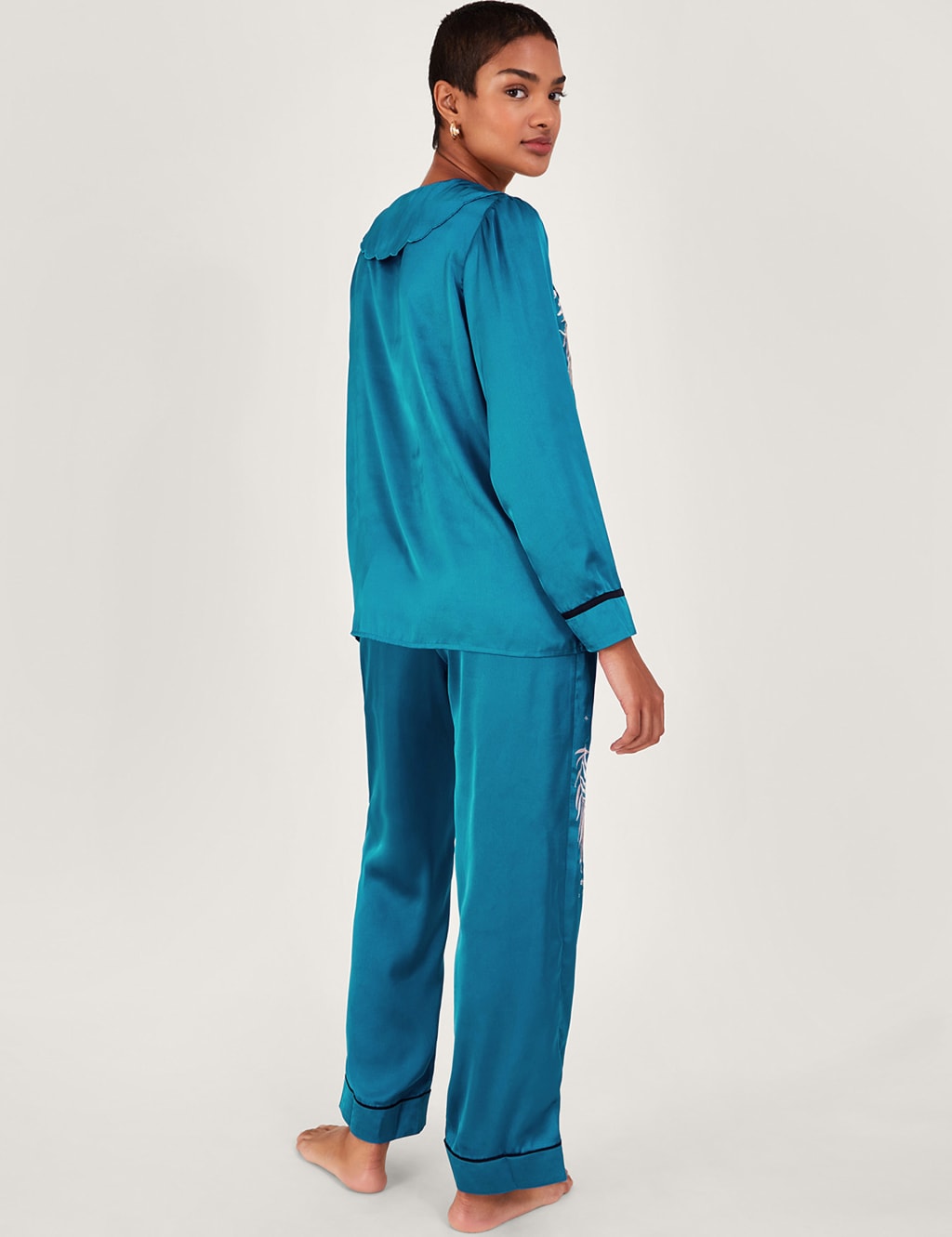 Satin Embroidered Scallop Trim Pyjama Set image 2