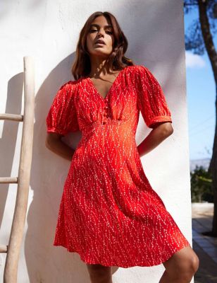 Ro&Zo Women's Geometric V-Neck Shirred Mini Tea Dress - 14 - Red Mix, Red Mix