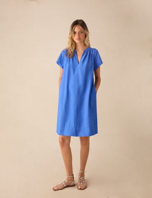 Ro&Zo Women's Textured V-Neck Mini Relaxed Shift Dress - 12 - Blue, Blue,Pink