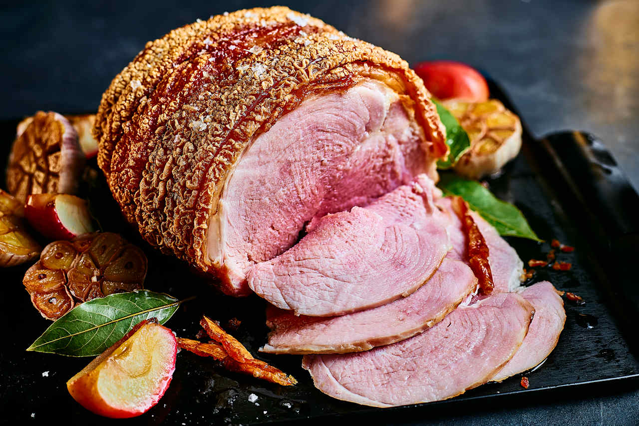 Collection British Outdoor-Bred Dry-Cured Crackling Gammon (Serves 10-12)