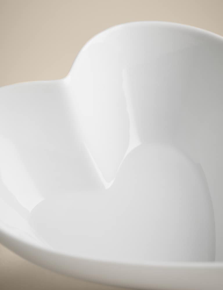 Heart new arrivals serving dish