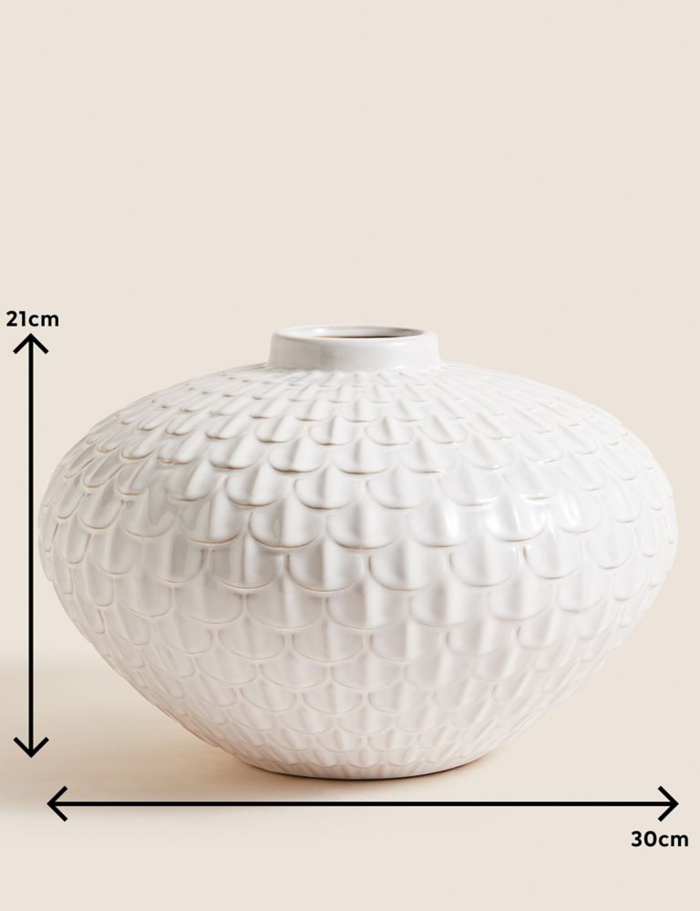 Medium Scalloped Textured Vase 9 of 9