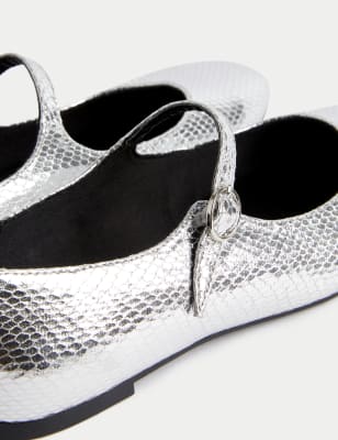 Metallic silver shop flat shoes