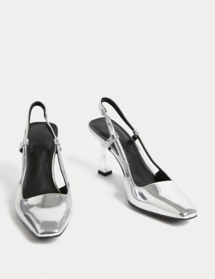 Metallic heel outlet pumps