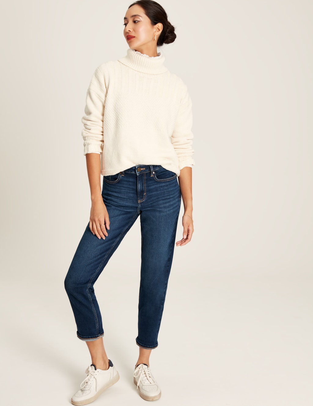 Mid Rise Straight Leg Cropped Jeans 3 of 6