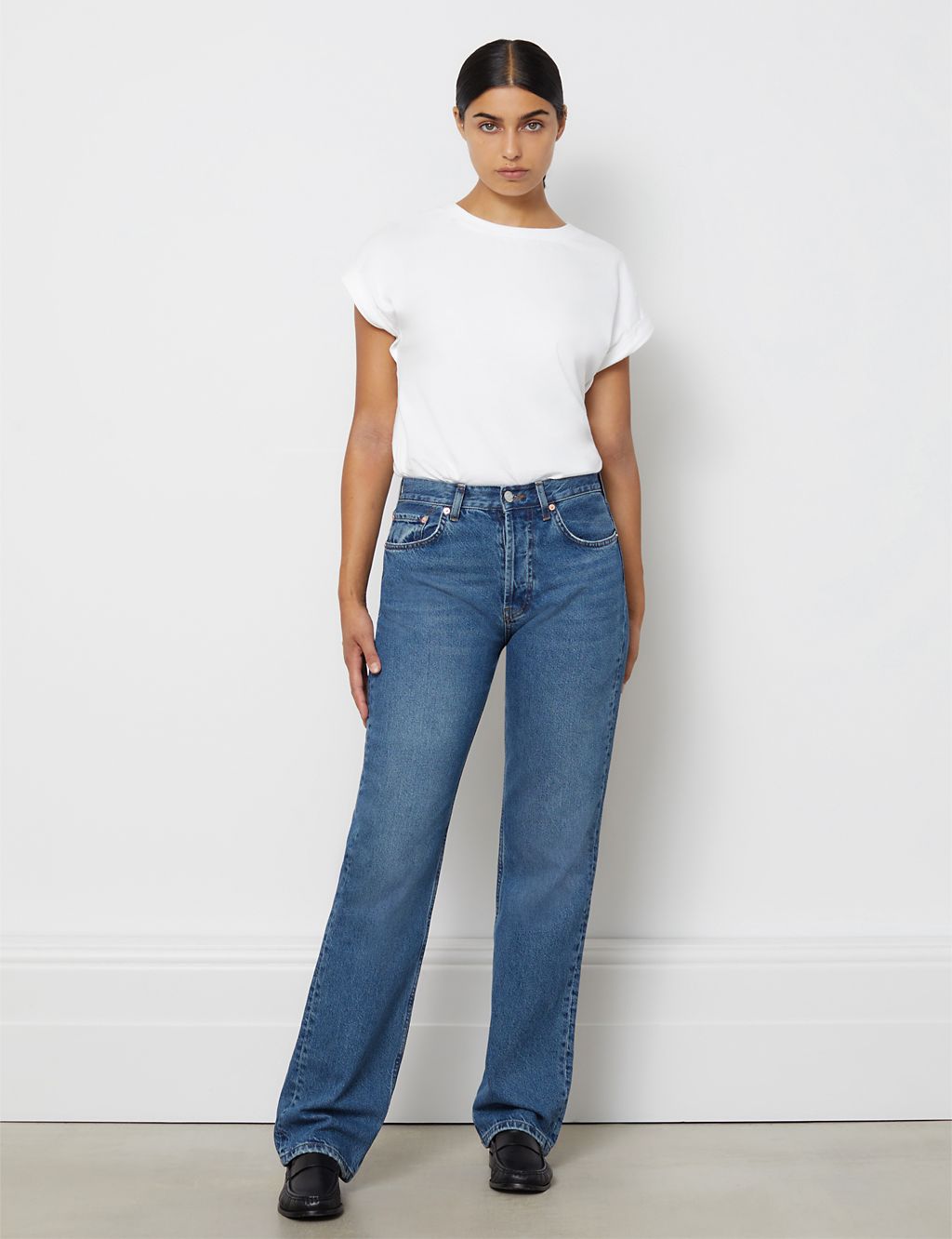 Mid Rise Straight Leg Jeans 3 of 4