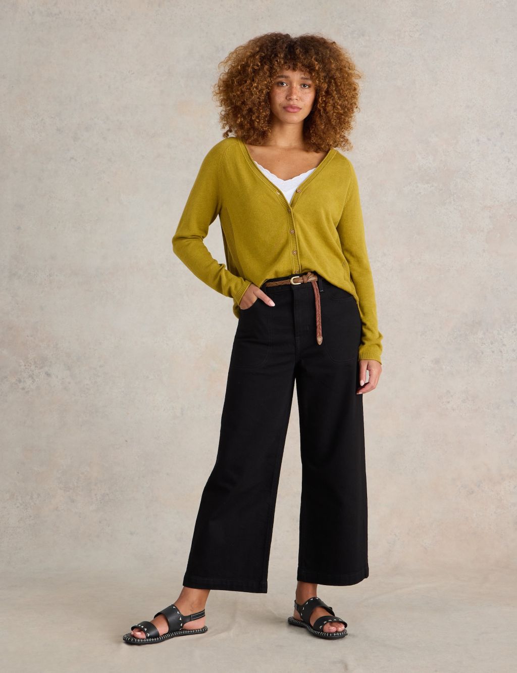 Mid Rise Wide Leg Cropped Jeans 3 of 6
