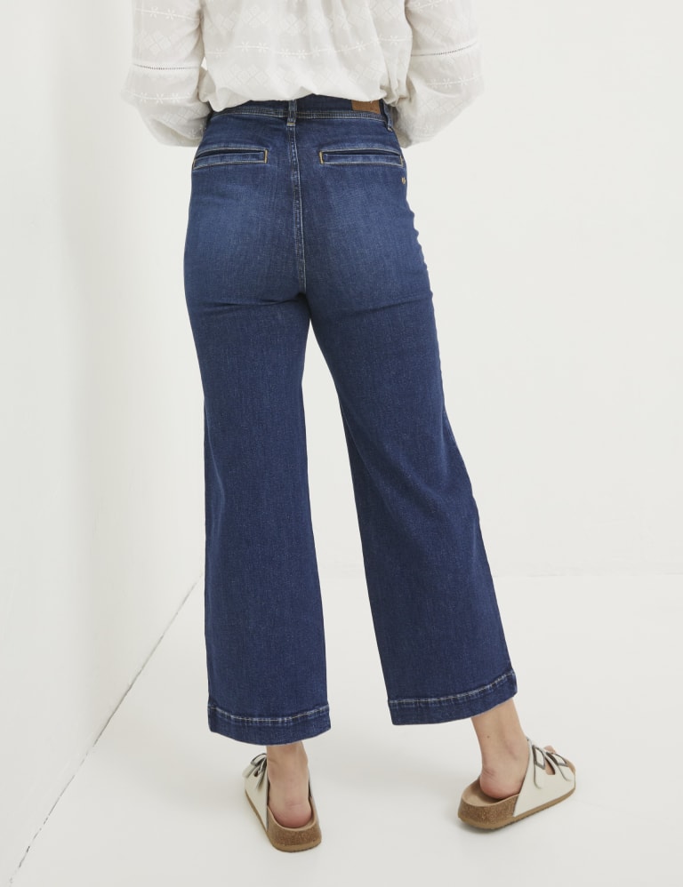 Mid Rise Wide Leg Cropped Jeans