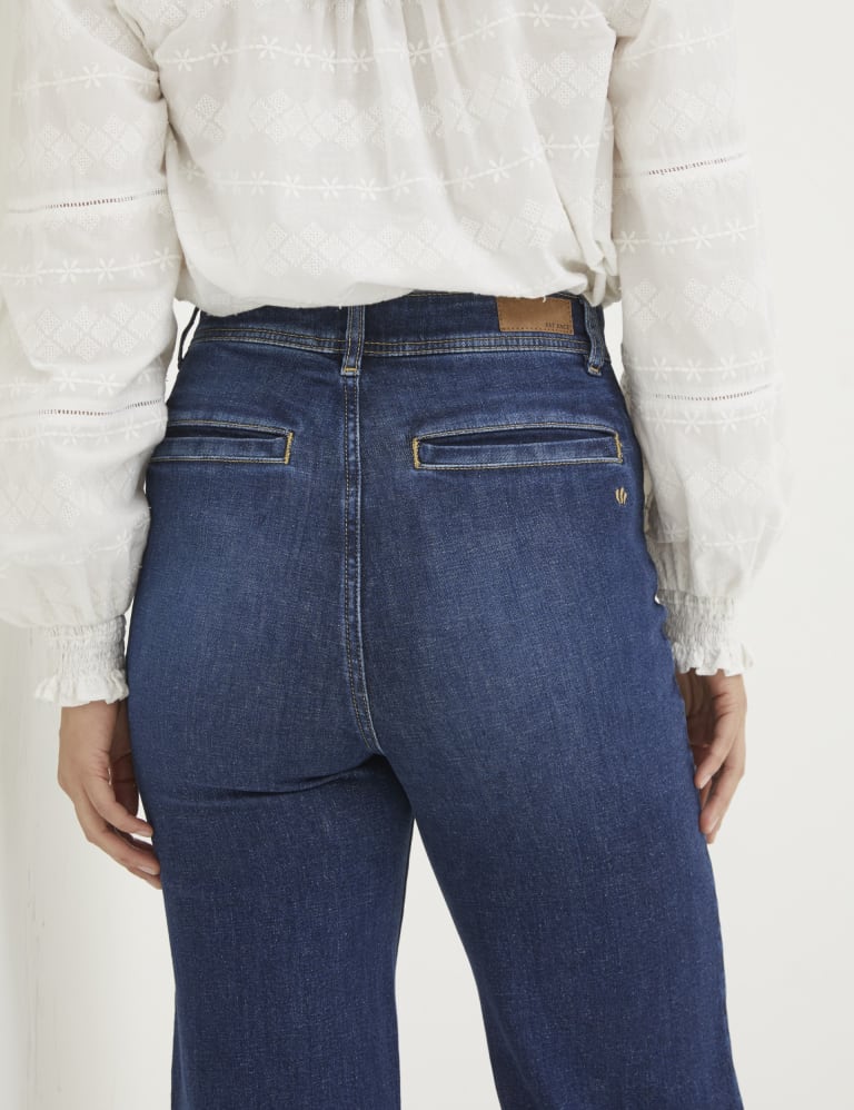 Mid Rise Wide Leg Cropped Jeans