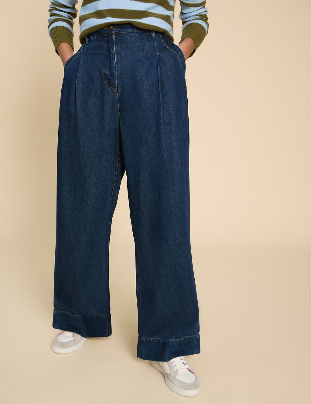 Mid Rise Wide Leg Jeans 3 of 7