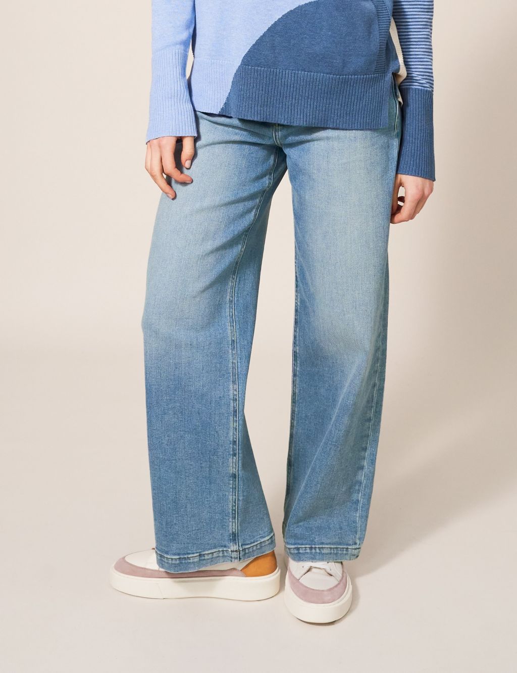 Mid Rise Wide Leg Jeans 2 of 6