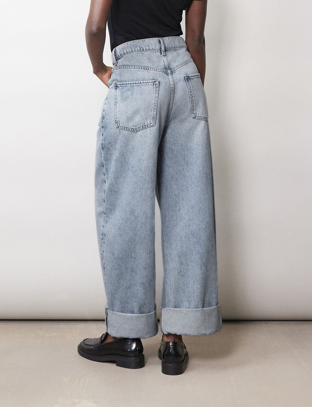 Mid Rise Wide Leg Turn Up Jeans 2 of 4