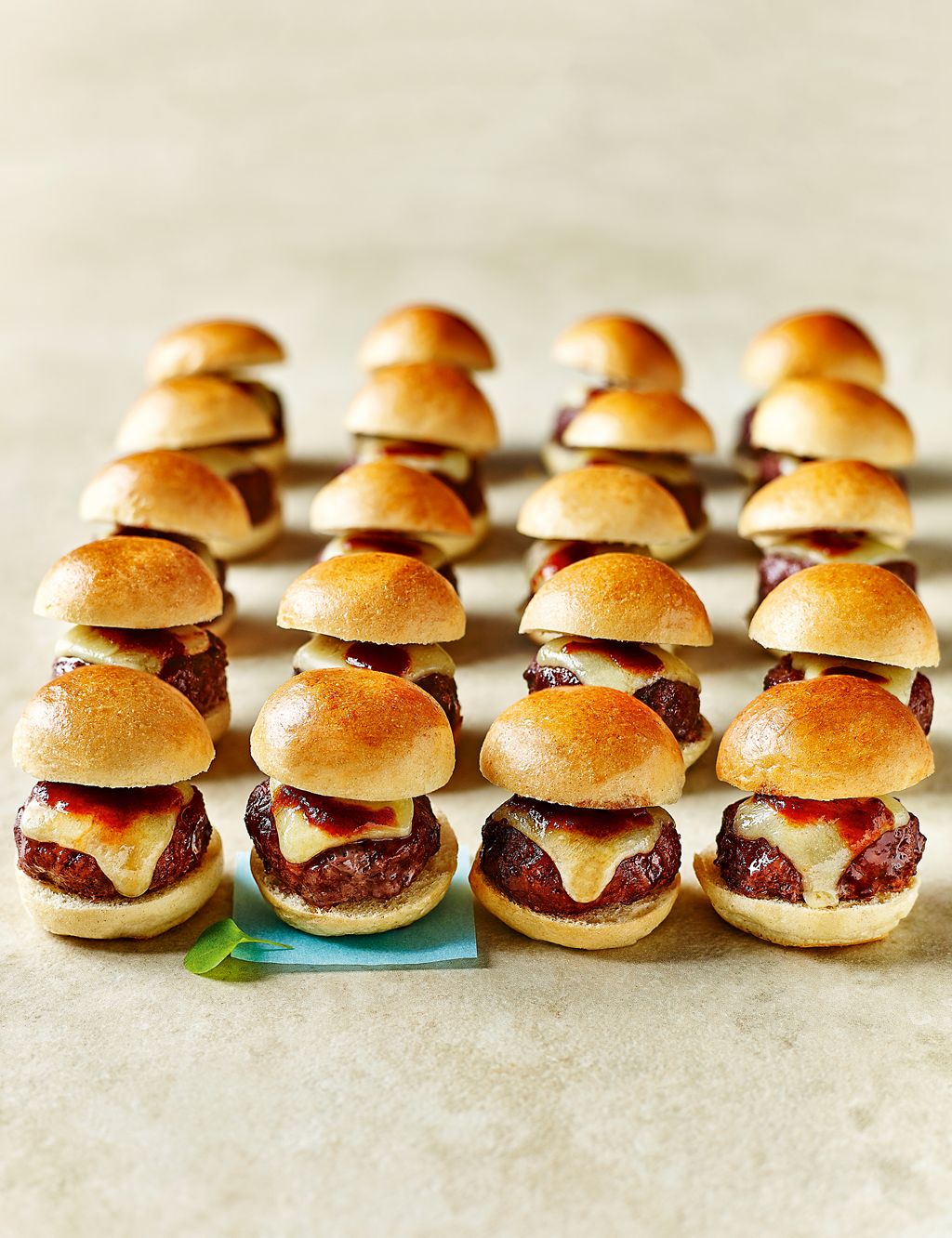 Mini Ultimate Cheese Burgers (20 Pieces) 1 of 2