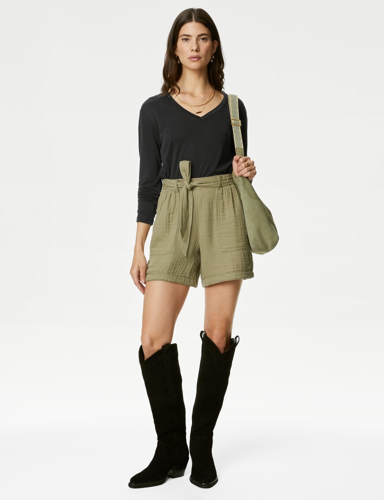 Modal Rich Top