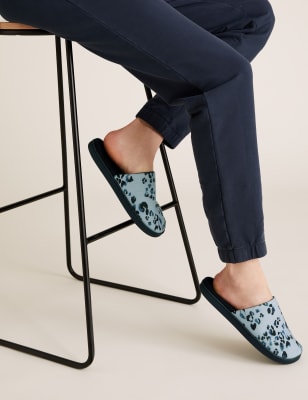 M&s slippers with arch hot sale support