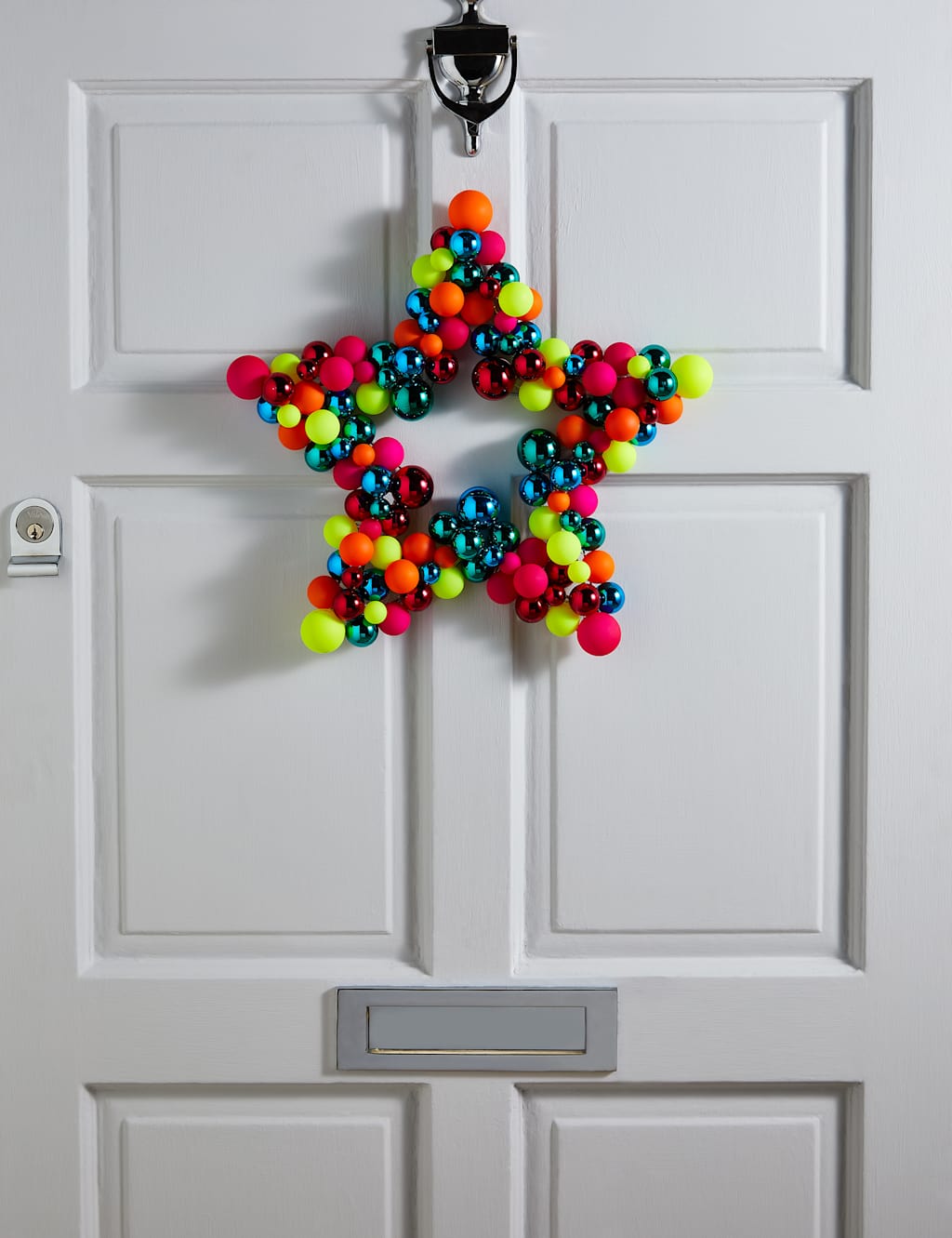 Multicoloured Bauble Star Wreath 1 of 7