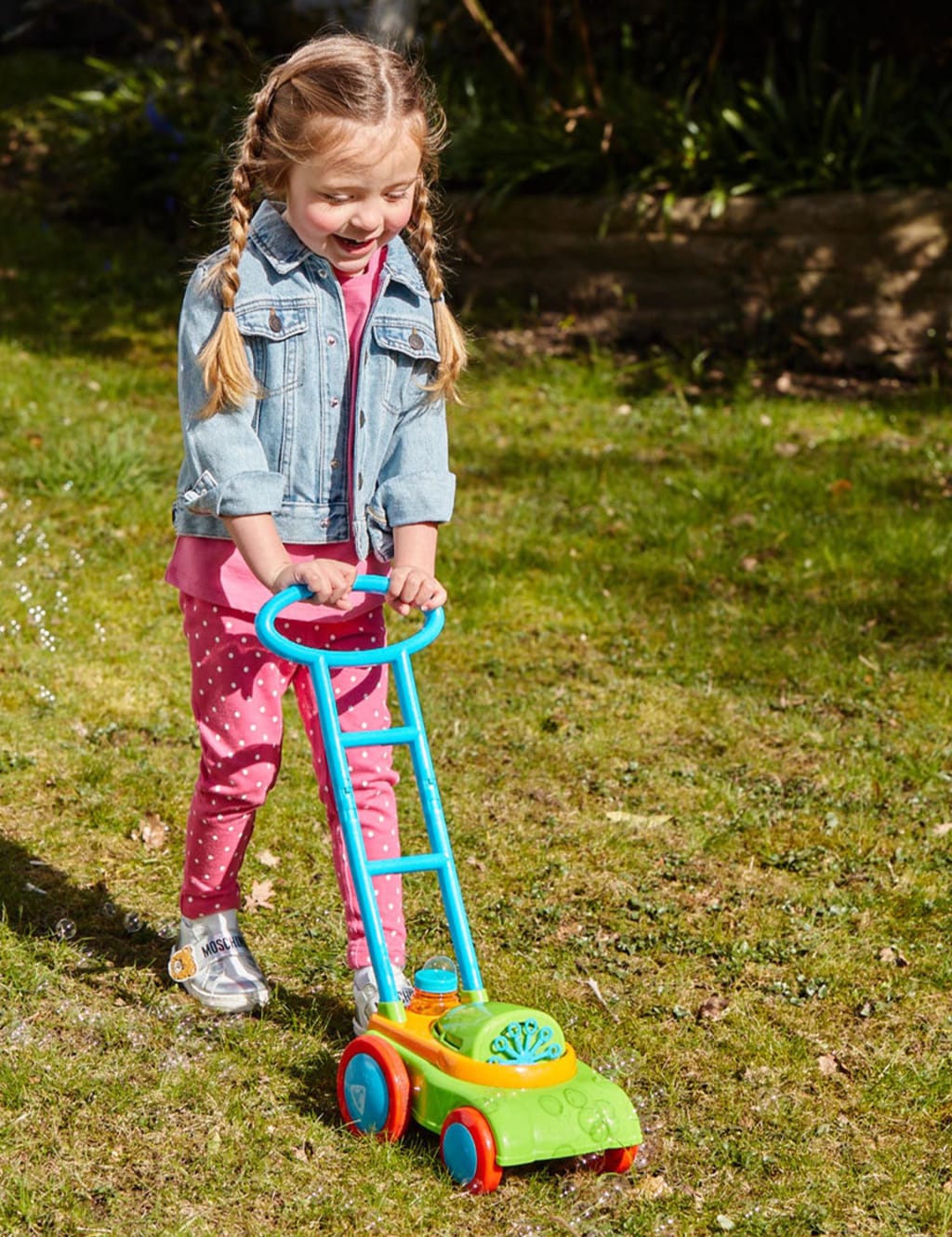 Girl bubble lawn deals mower