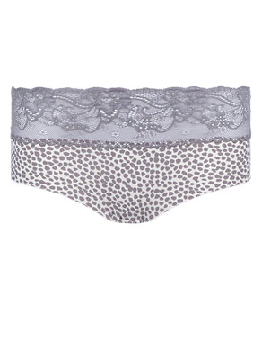 No VPL Printed Lace Low Rise Shorts Image 2 of 3